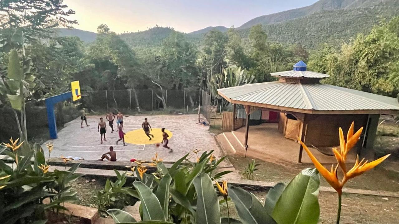 Blue Moon Guesthouse Puerto Princesa Εξωτερικό φωτογραφία